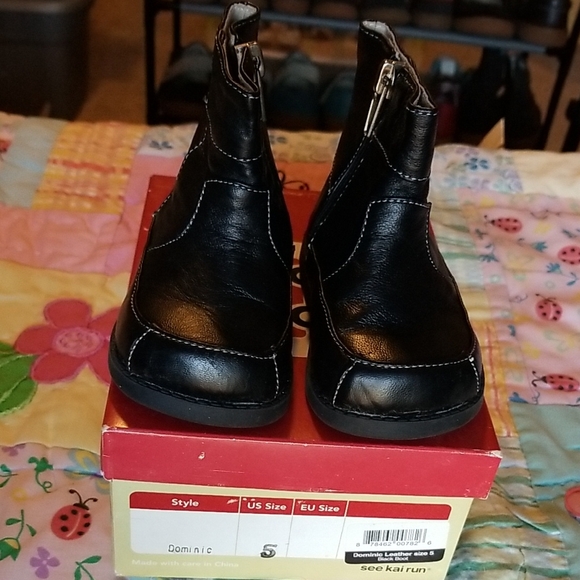 See Kai Run Black Leather Kids Boots. Size 5. Excellent condition. - Picture 1 of 3